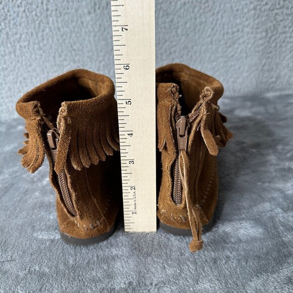 Minnetonka Women’s 283 Suede Fringe Moccasin Ankle Boots Size 10 Brown Boho - Picture 7 of 12